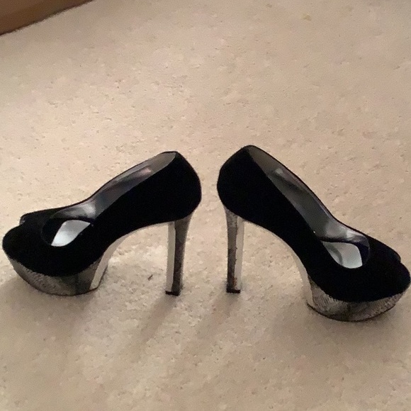 Black suede high heel w/ snake skin heel - Picture 2 of 4